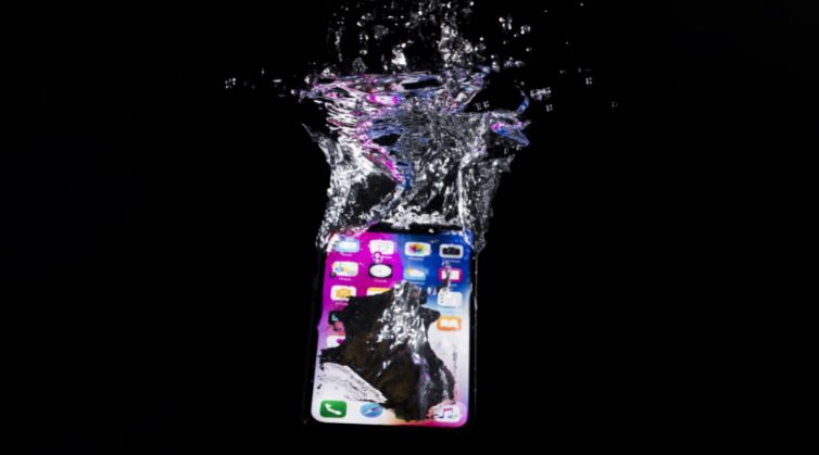 Hal-Hal yang Perlu Dihindari Bila iPhone Terkena Air